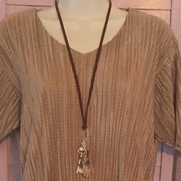 Necklace - Picture 2 of 2